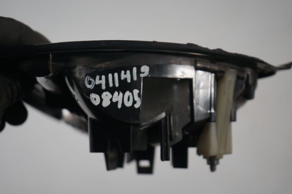 Tailgate rear/tail lights (7)