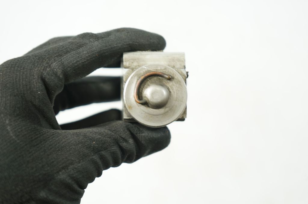 Air conditioning (A/C) expansion valve (5)