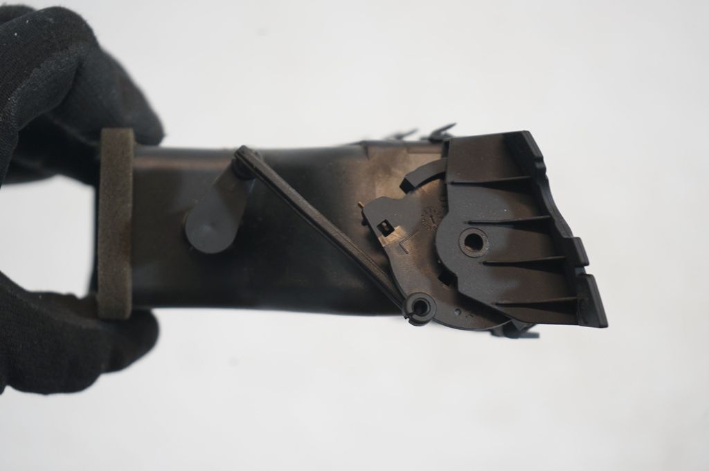 Dashboard side air vent grill/cover trim (6)