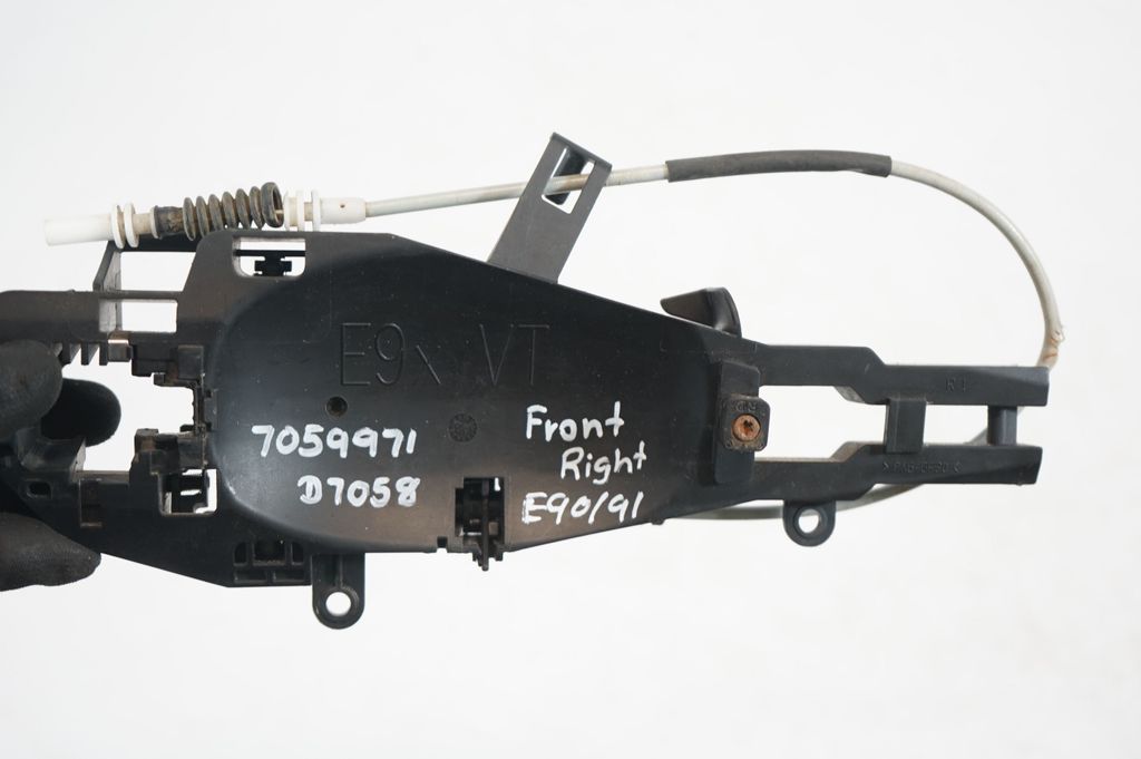 Front door exterior handle/bracket (7)