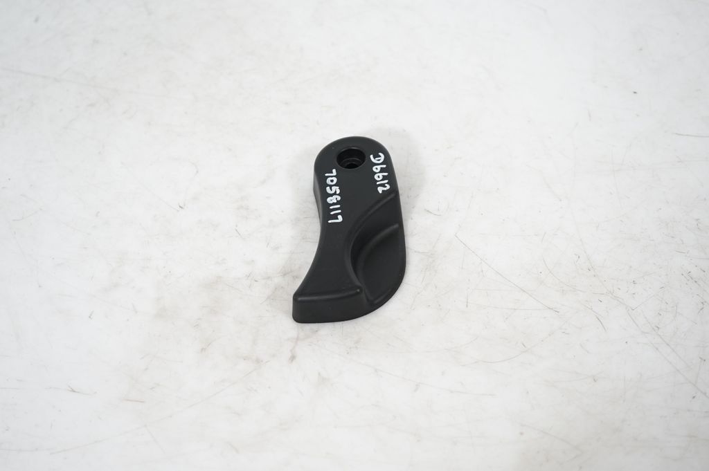 Engine bonnet (hood) release handle (2)