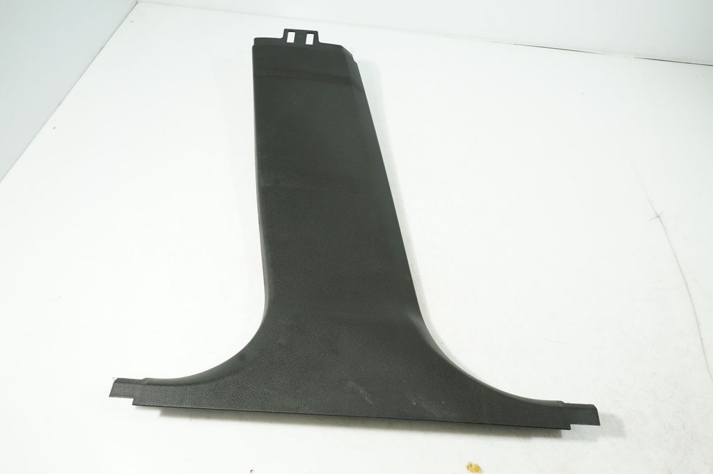 (B) pillar trim (bottom)