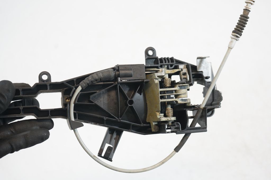 Front door exterior handle/bracket (6)