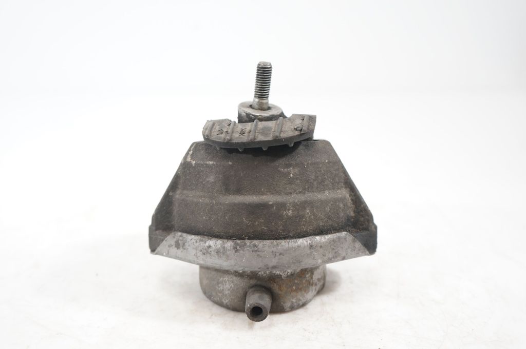 Engine mount bracket (4)