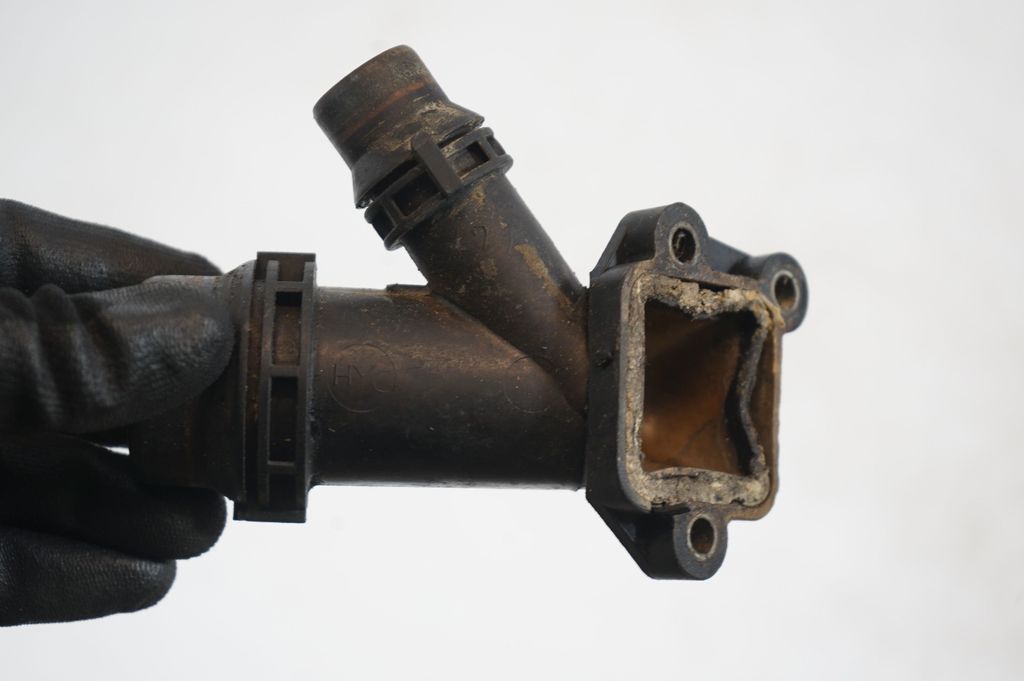 Engine coolant pipe/hose (6)