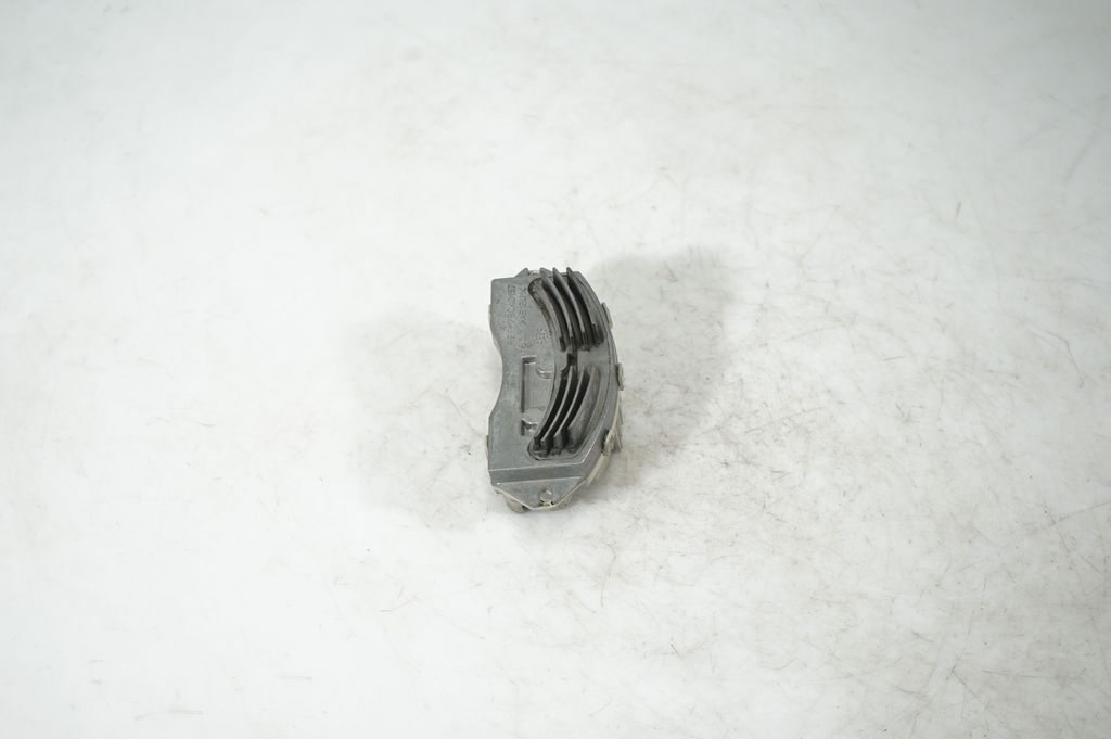 Heater blower motor/fan resistor (2)