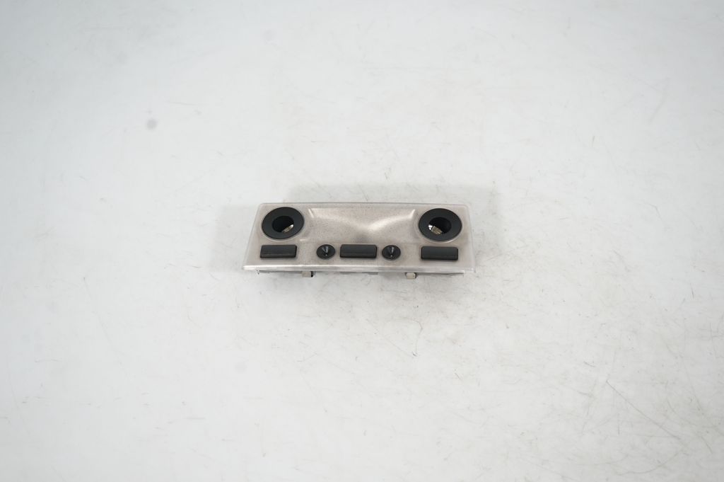 Front seat light (3)