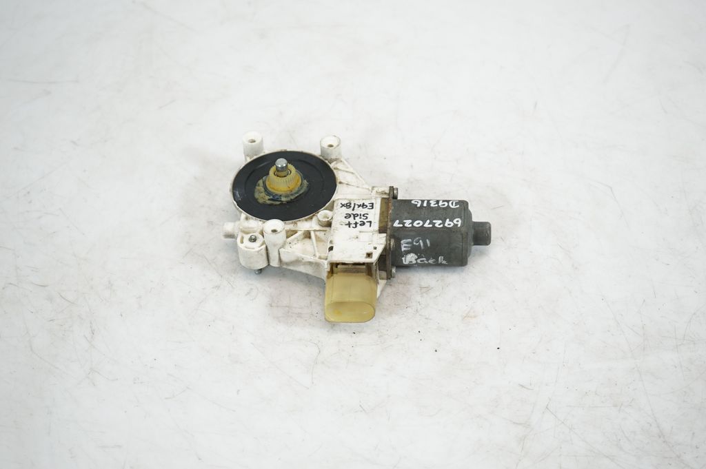 Front door window regulator with motor (3)