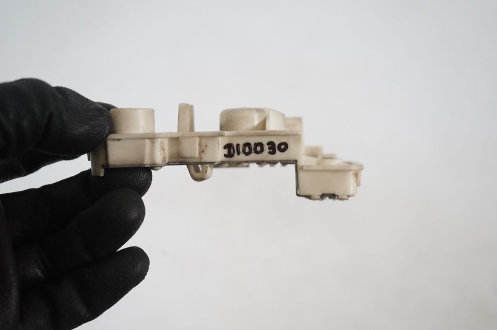 Tail light bulb cover holder (9)