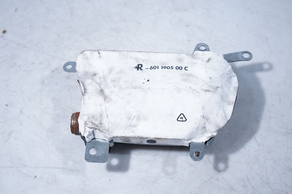 Front door airbag (6)