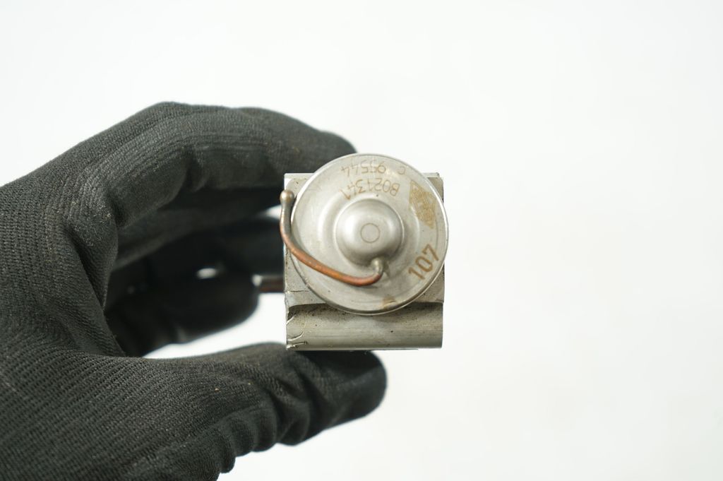 Air conditioning (A/C) expansion valve (6)