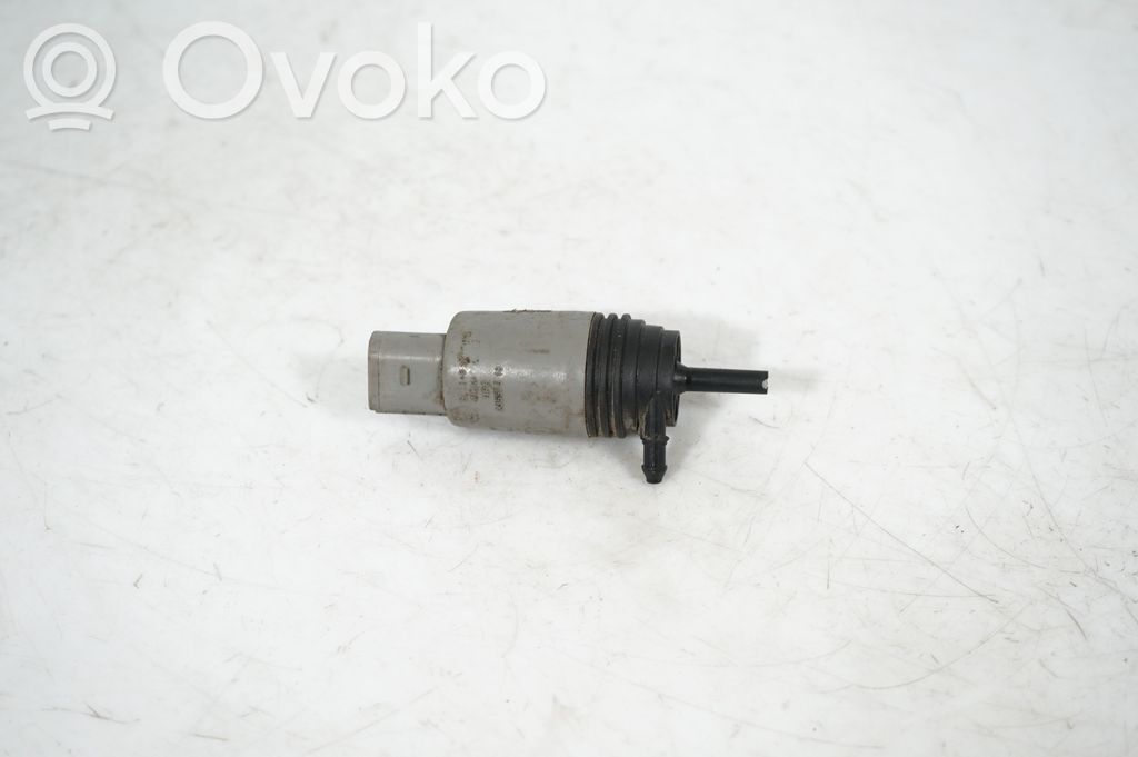 Windscreen/windshield washer pump (3)