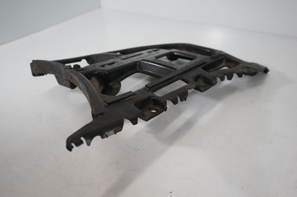 Rear bumper mounting bracket (6)