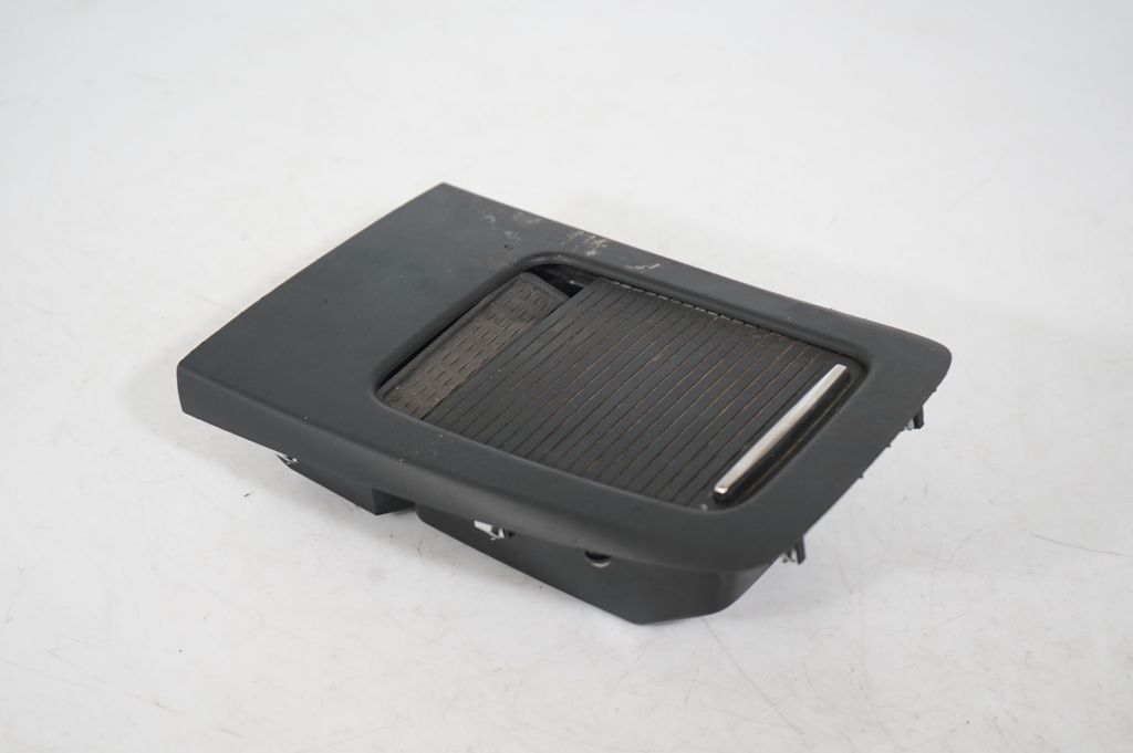 Glove box central console (6)