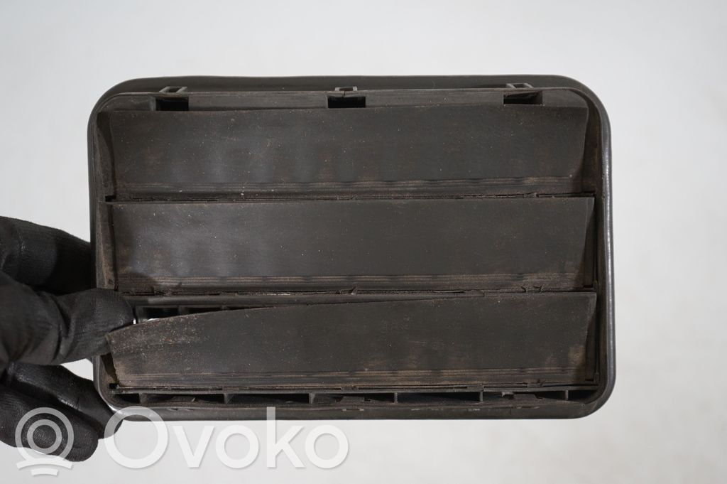 Quarter panel pressure vent (7)