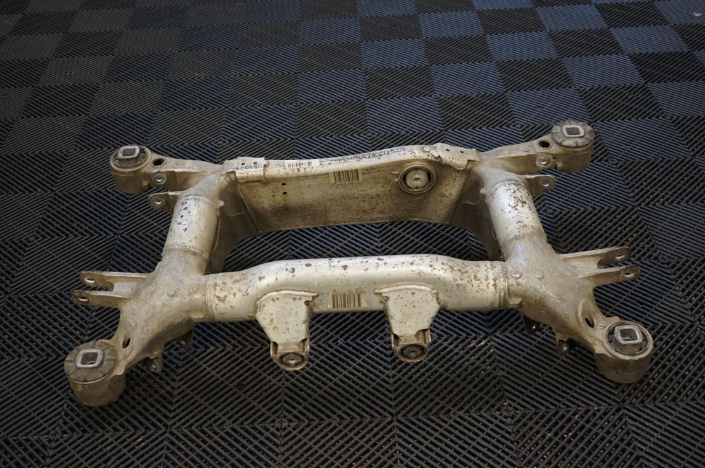 Rear subframe (3)
