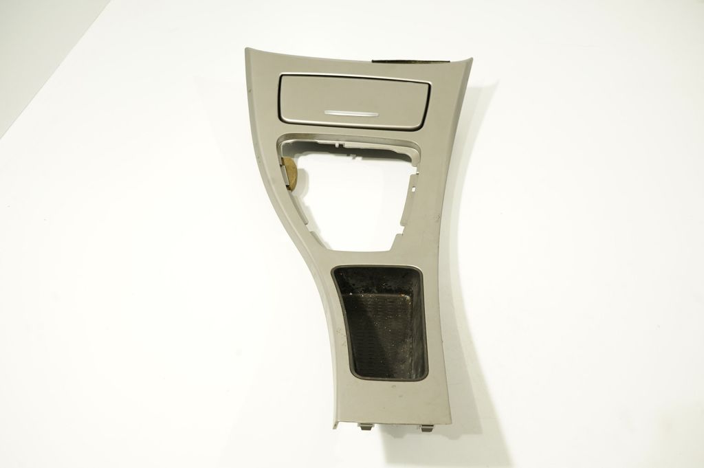 Dashboard glove box trim (3)