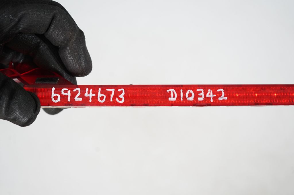 Third/center stoplight (8)