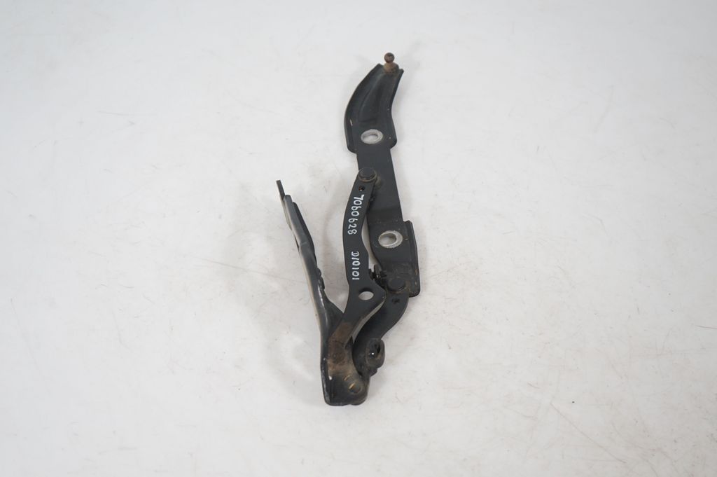 Tailgate/trunk/boot hinge (2)