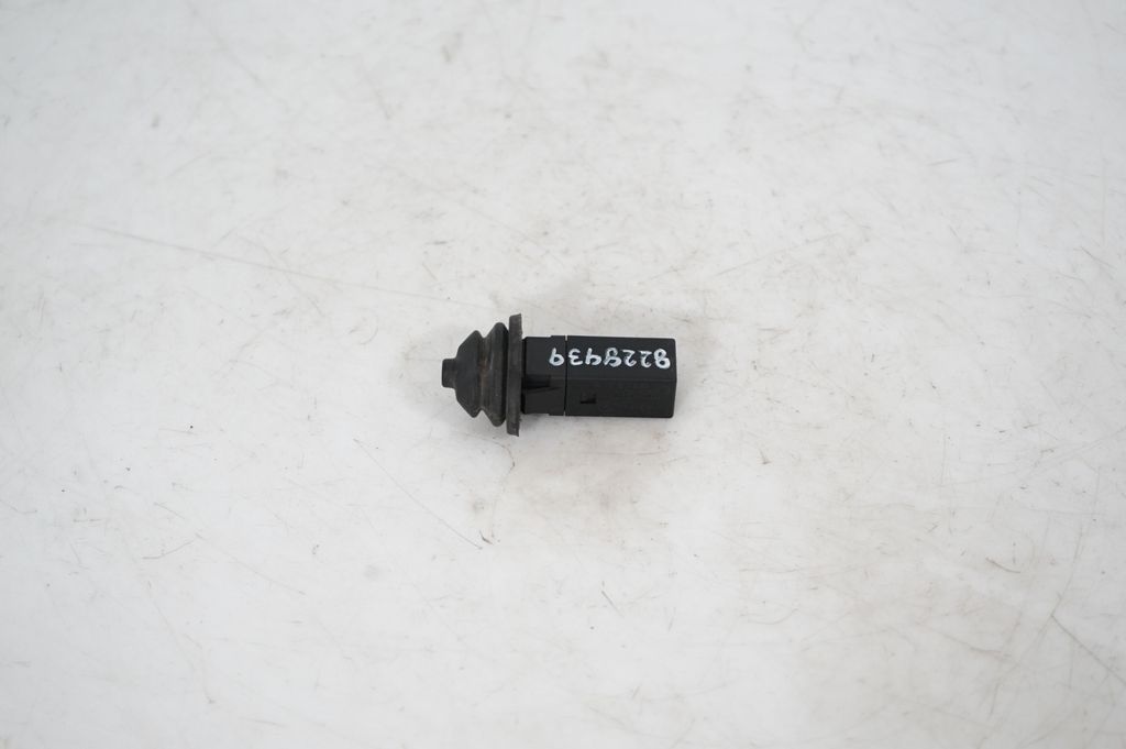 Fuel tank cap lock (3)