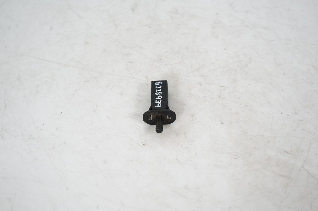 Fuel tank cap lock (2)