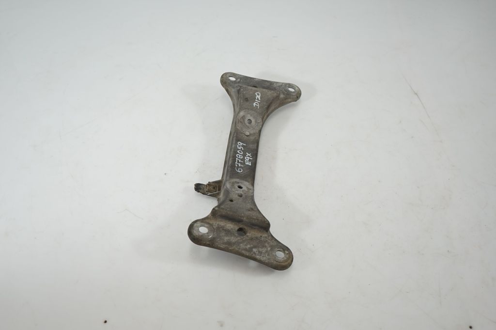 Gearbox mounting bracket (4)