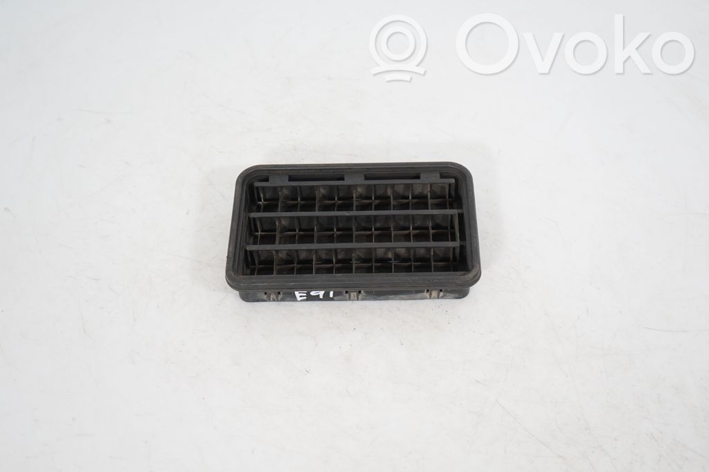 Quarter panel pressure vent (3)