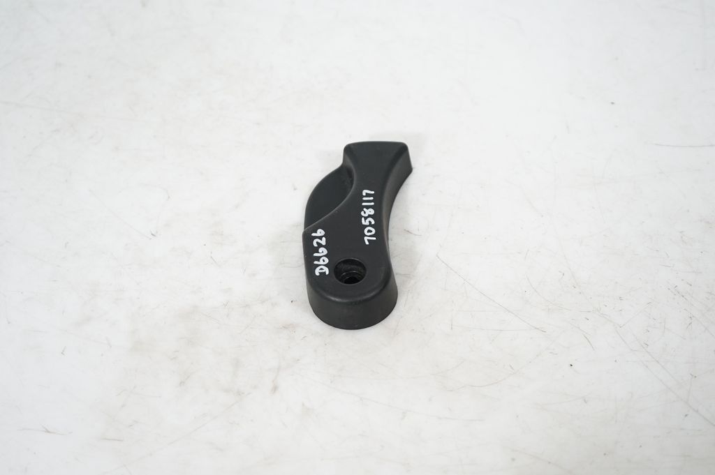 Engine bonnet (hood) release handle (4)