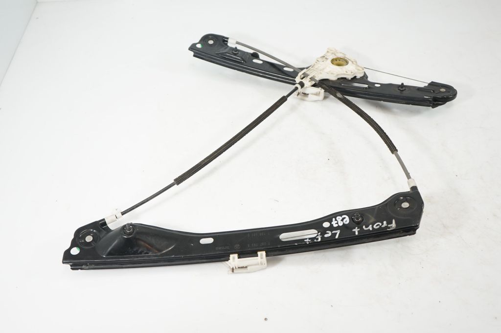 Front door window regulator with motor (5)