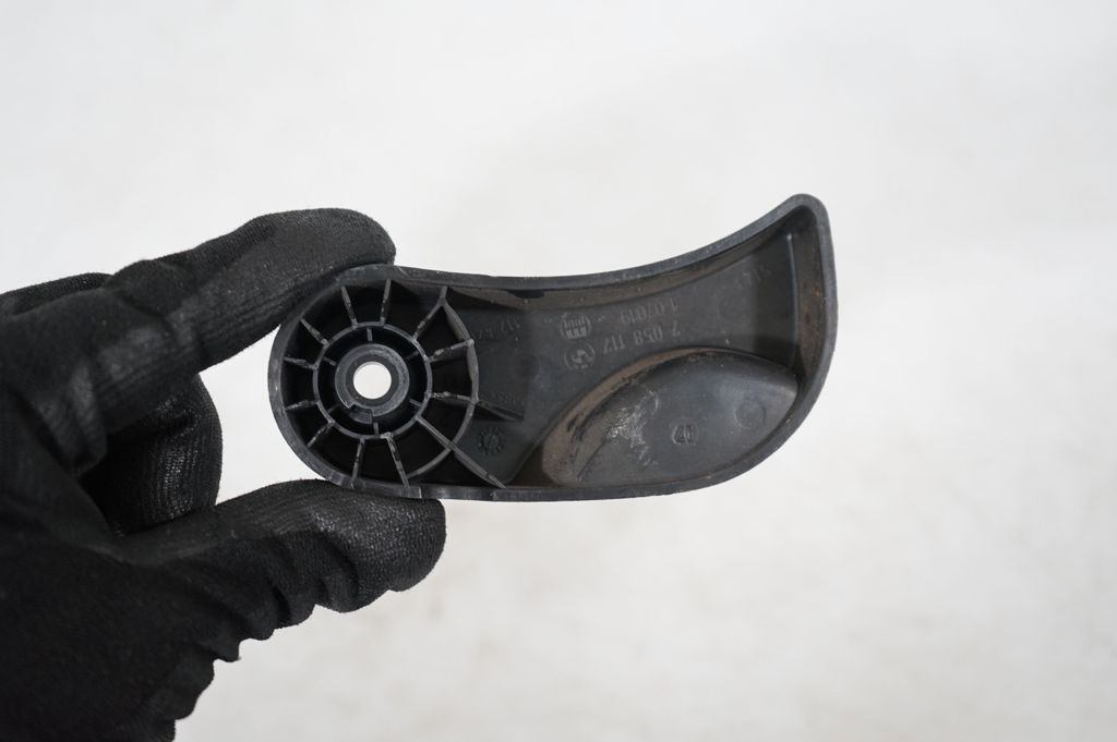 Engine bonnet (hood) release handle (6)