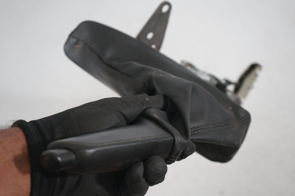 Handbrake/parking brake lever assembly (7)