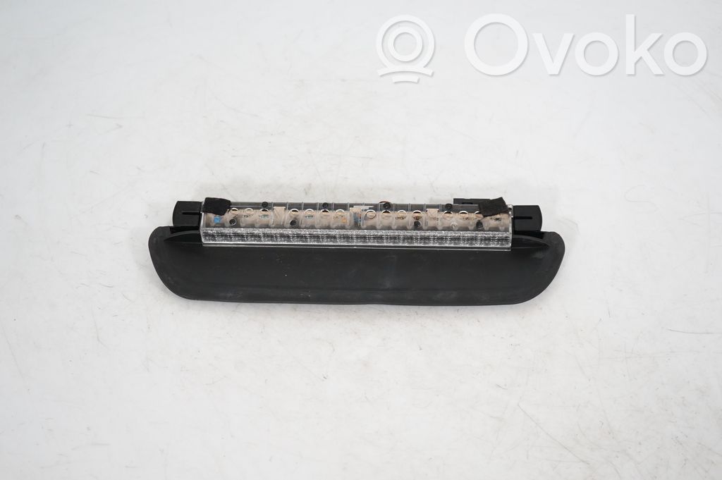 Third/center stoplight