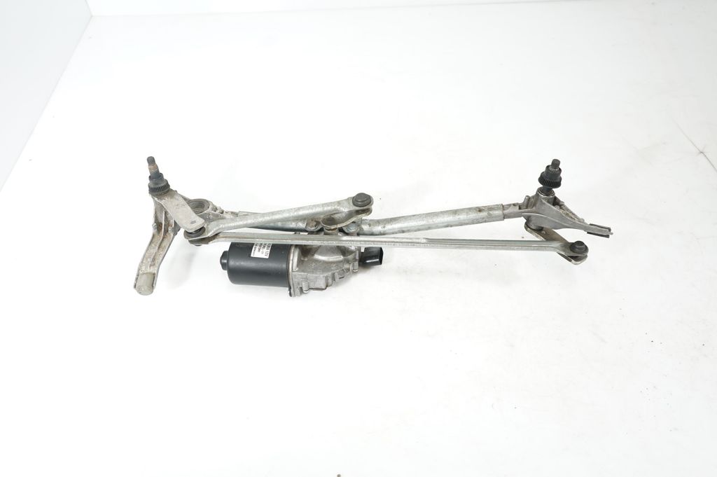 Front wiper linkage and motor (5)
