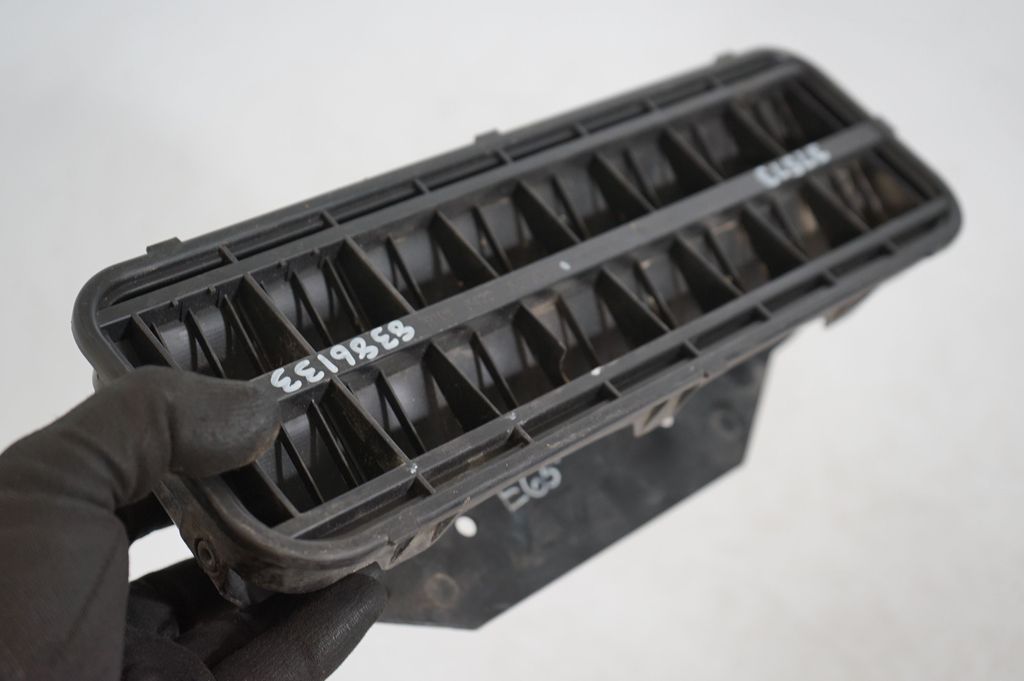 Quarter panel pressure vent (6)