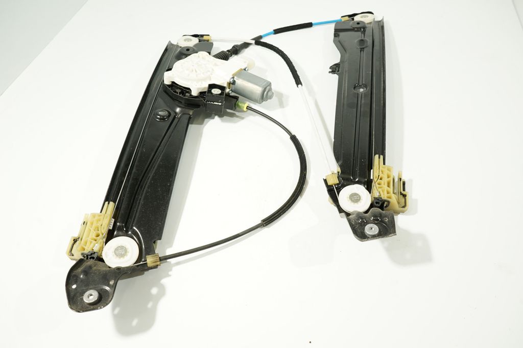 Front door window regulator with motor (3)