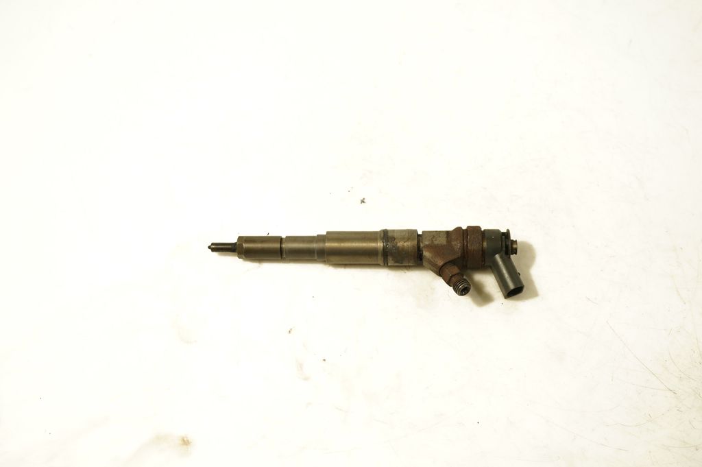 Fuel injector (4)