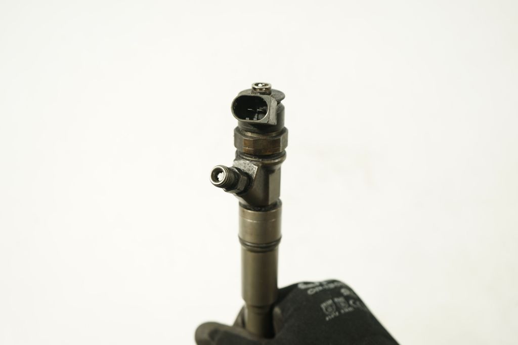 Fuel injector (6)