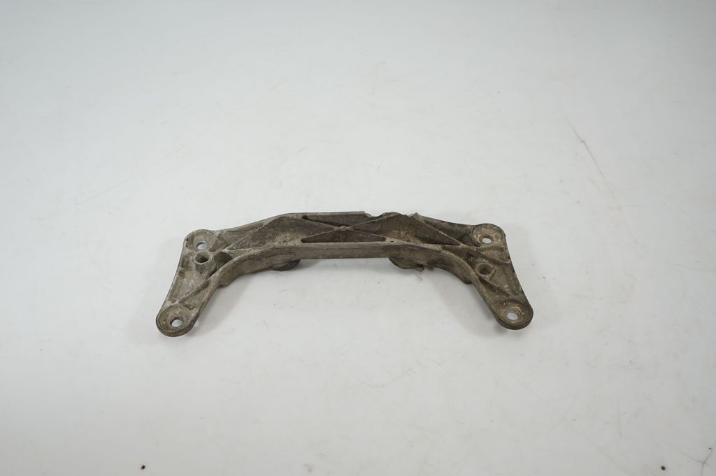 Gearbox mounting bracket (5)