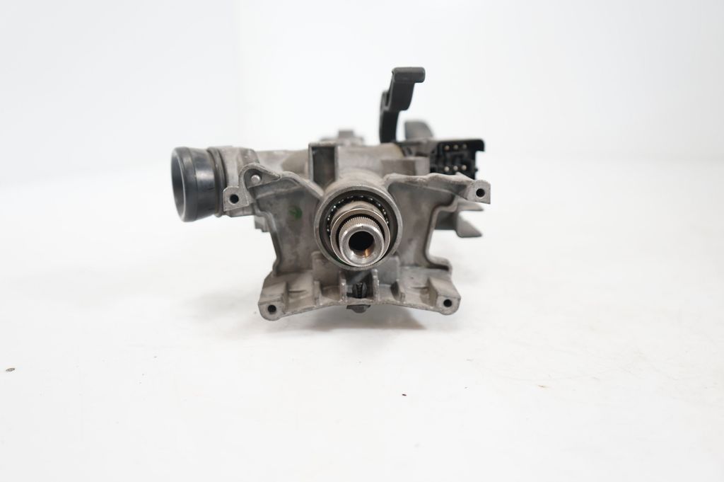 Steering wheel axle (7)