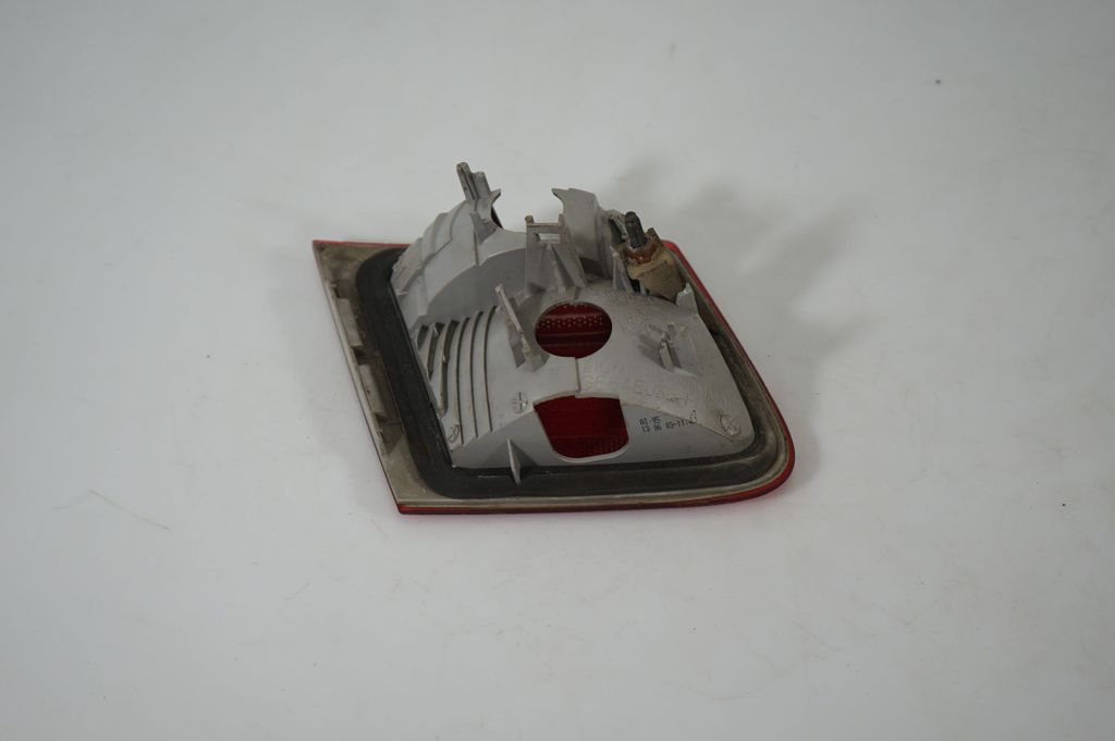 Tailgate rear/tail lights (5)