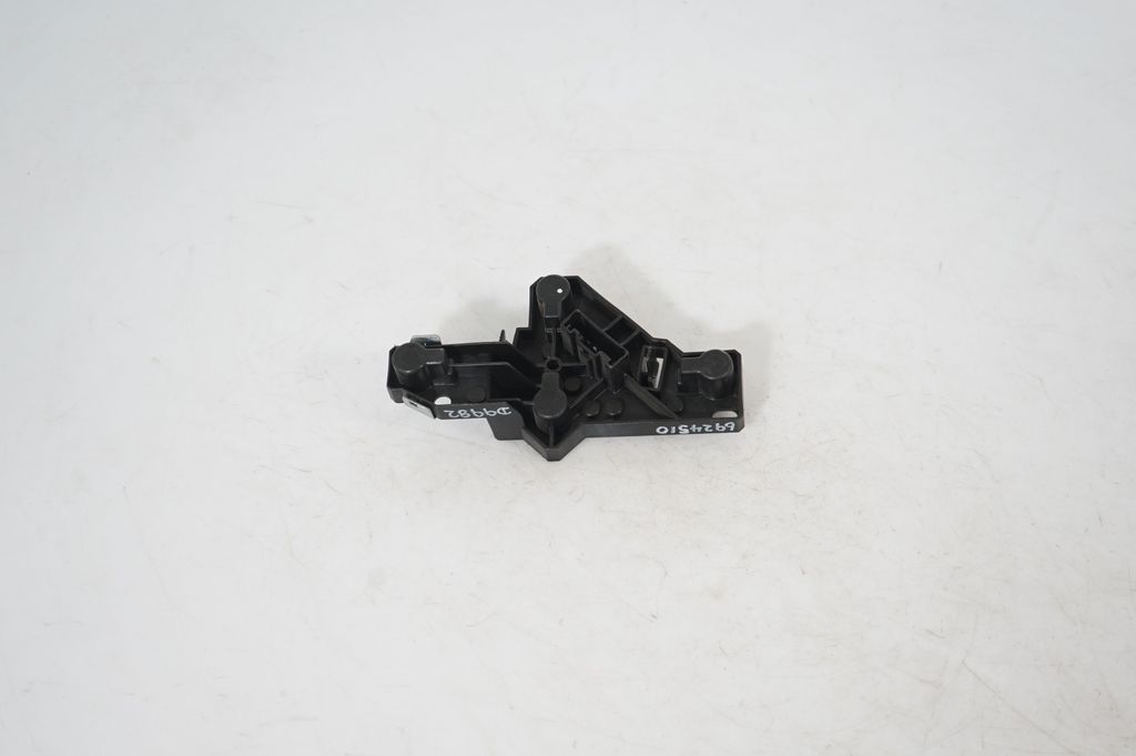 Tail light bulb cover holder (5)