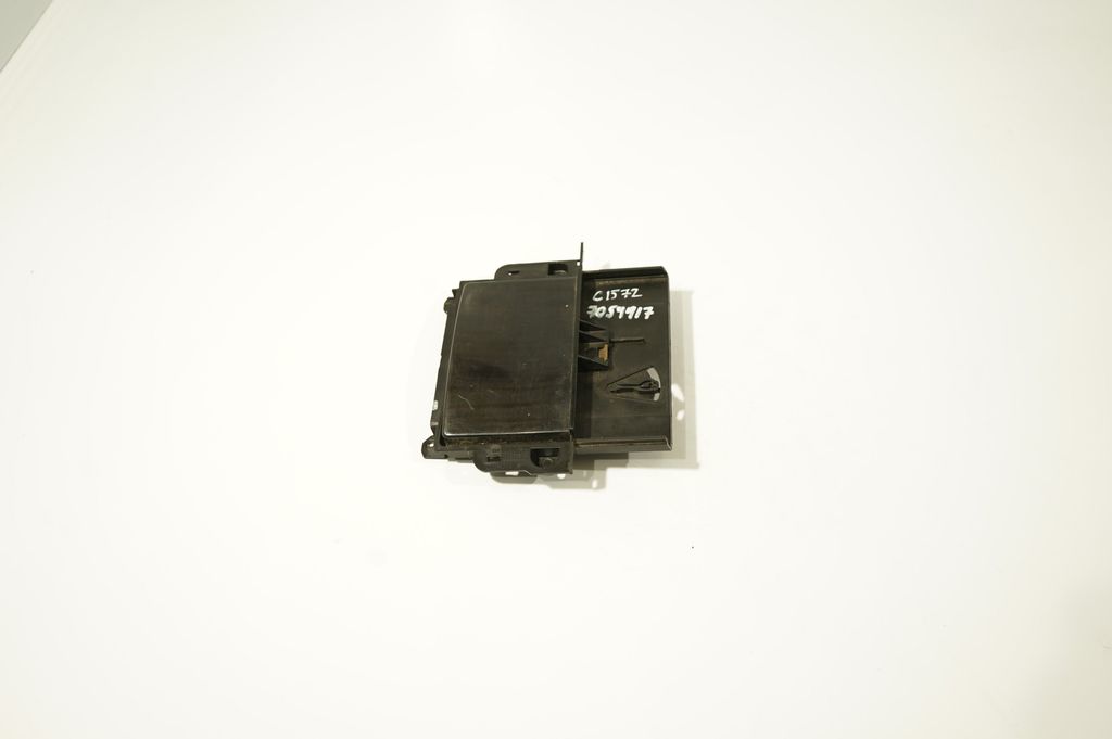 Car ashtray (2)