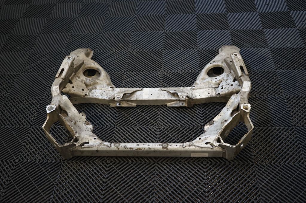 Front subframe (3)