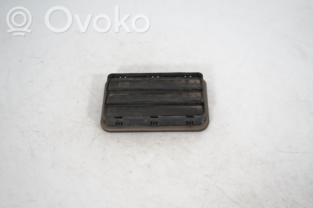 Quarter panel pressure vent (5)