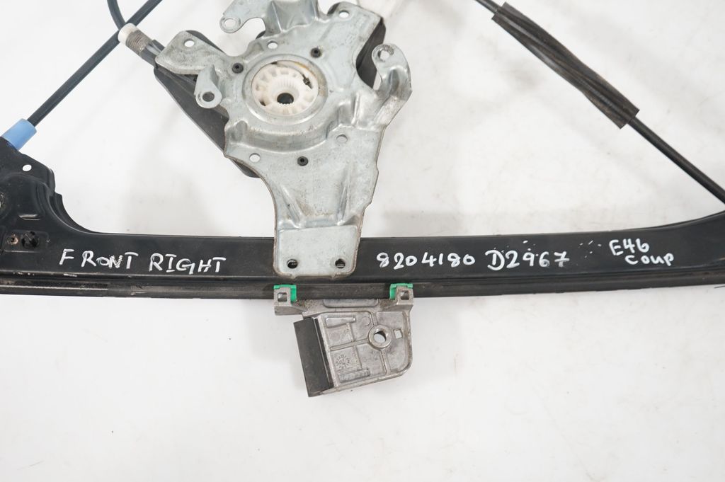 Front door window regulator with motor (9)