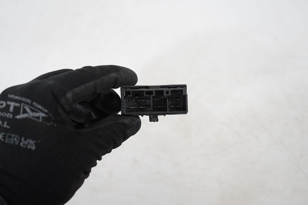 Seat control module (6)