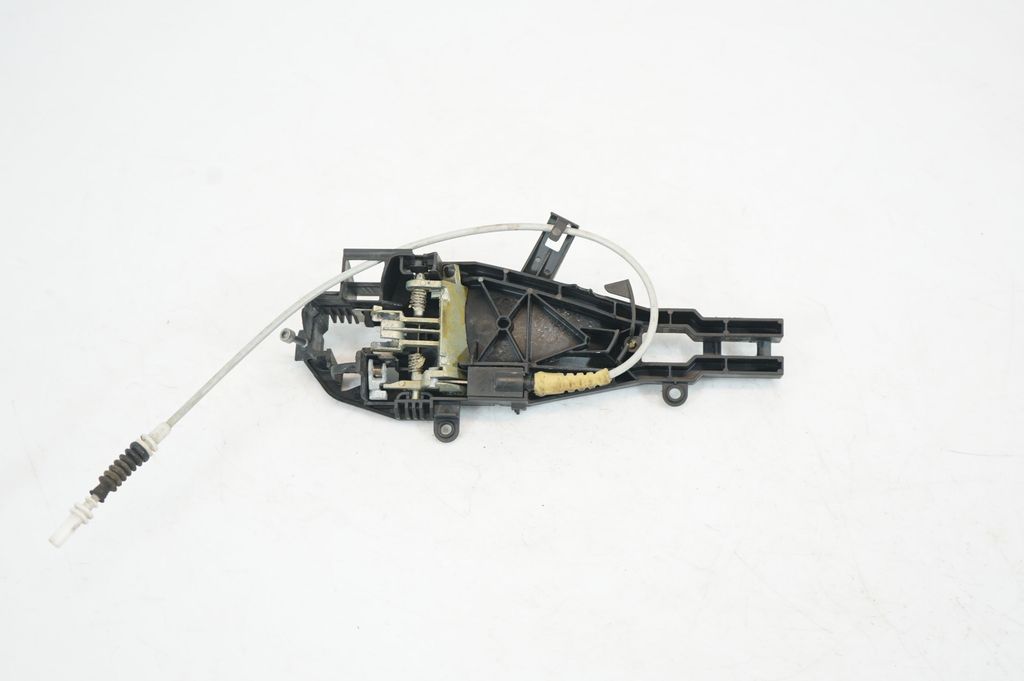 Rear door exterior handle/bracket (5)