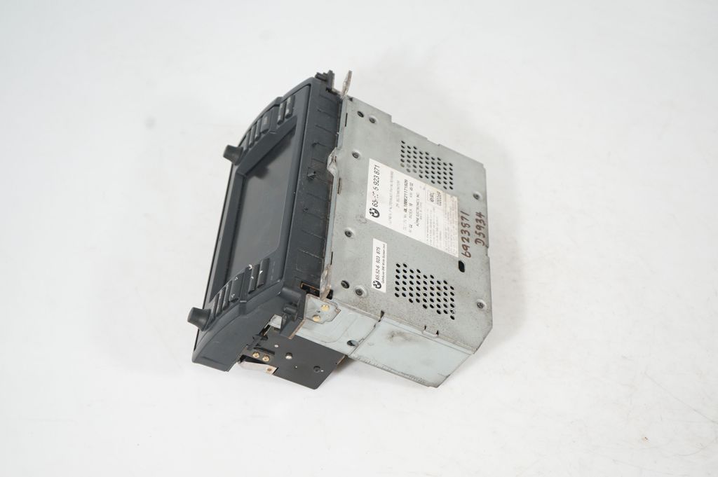 Radio/CD/DVD/GPS head unit (2)