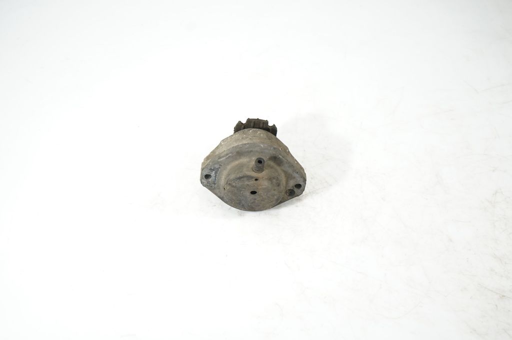 Engine mount bracket (3)