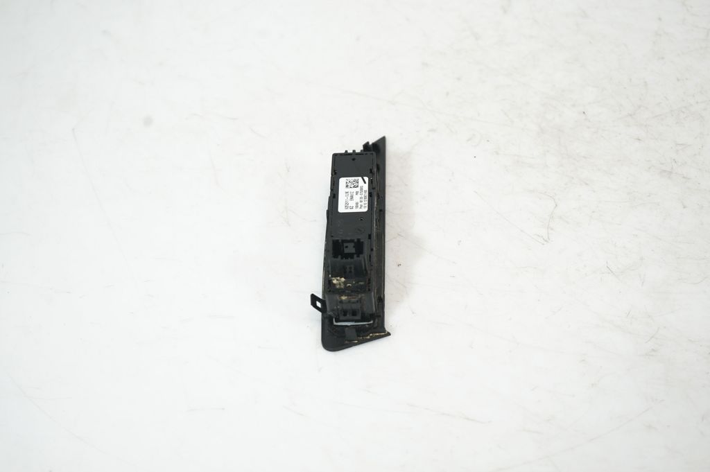 Traction control (ASR) switch (5)